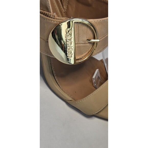 Calvin Klein women 8.5 Embossed Faux Leather Crocodile Biege Slip On Chunky Heel - Picture 6 of 9